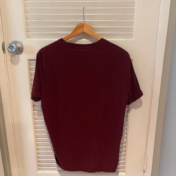 Banana Republic Factory Solid Maroon Soft T-Shirt - Medium - Picture 4 of 4